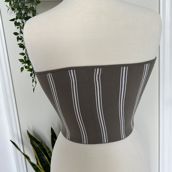 NWOT Aritzia Babaton Striped Taupe and White Sculpt Crop Strapless Tube Top Sz S - Picture 2 of 4